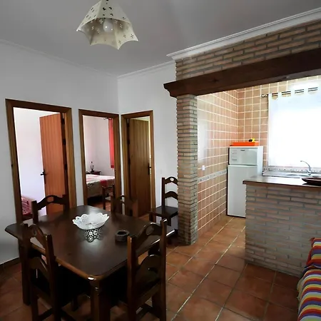 Villa Con Piscina Compartida Y Jardin En - Solo Familias - Es-180-81 *