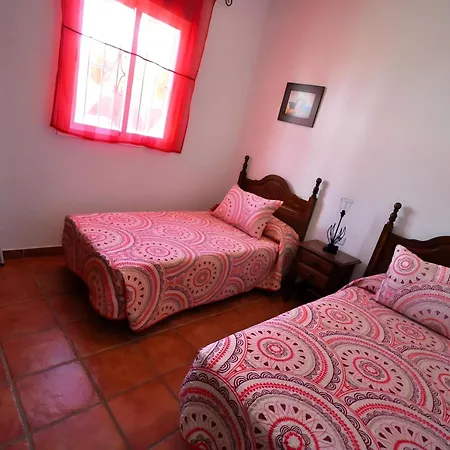 Con Piscina Compartida Y Jardin En - Solo Familias - Es-180-81 Villa
