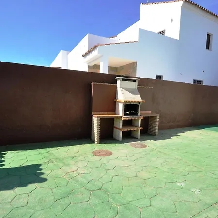 Villa Con Piscina Compartida Y Jardin En - Solo Familias - Es-180-81 *